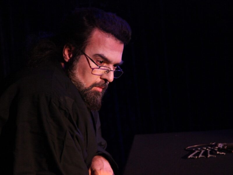 ΚΩΝΣΤΑΝΤΟΠΟΥΛΟΣ Φωτο - Κλεοπάτρα Σάρλη